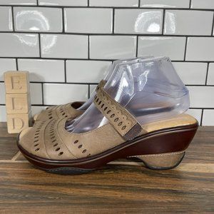 Jambu Touring Too Women's Size 9.5 Shoes Saddle Leather Peep Toe Wedge Sandals